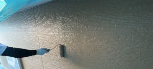 外壁塗装 ローラー 塗装中③
